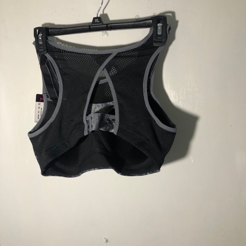 SPORTS BRA - Picture 2 of 3